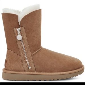 UGG Bailey Side Zip Short Boots Size 10